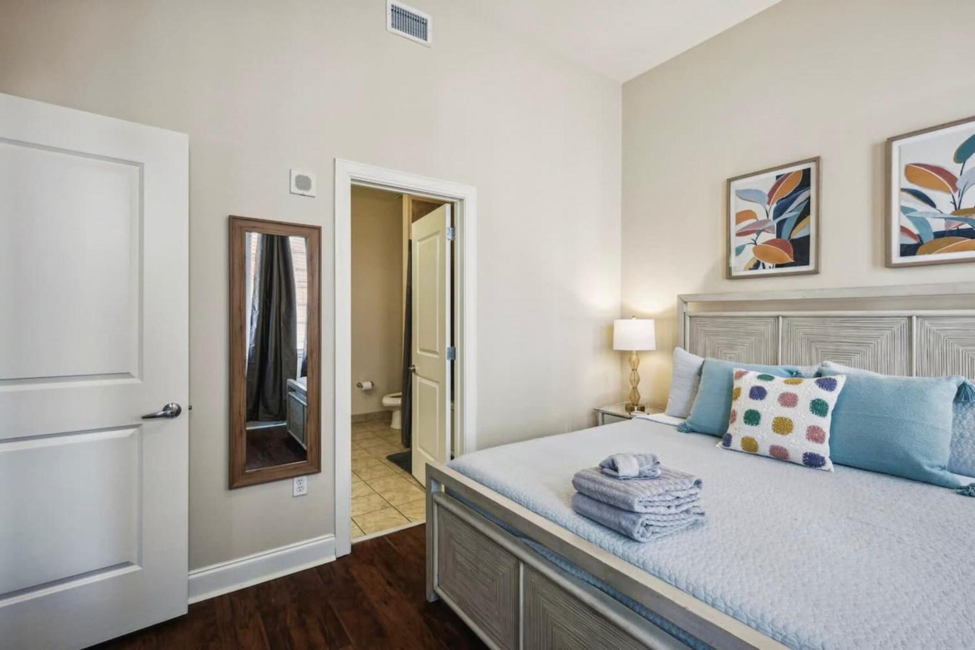 Delightful Downtown Modern Apartment New Orleans