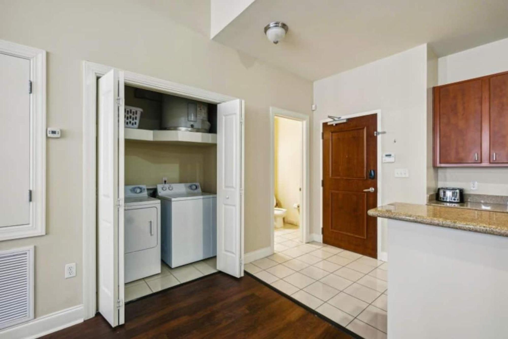 Apartment Delightful Downtown Modern *