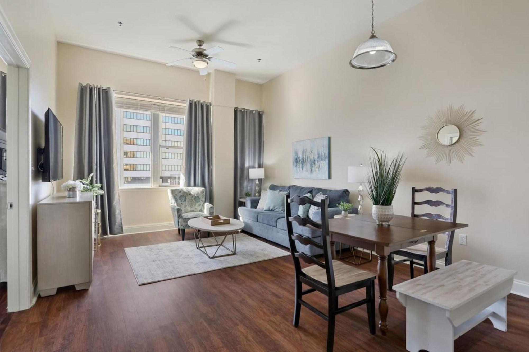 Delightful Downtown Modern Apartment New Orleans