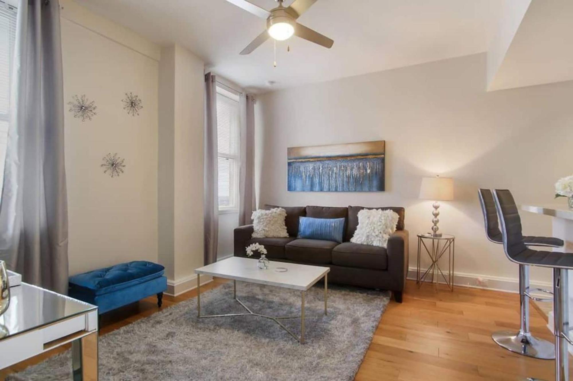 Apartment Delightful Downtown Modern