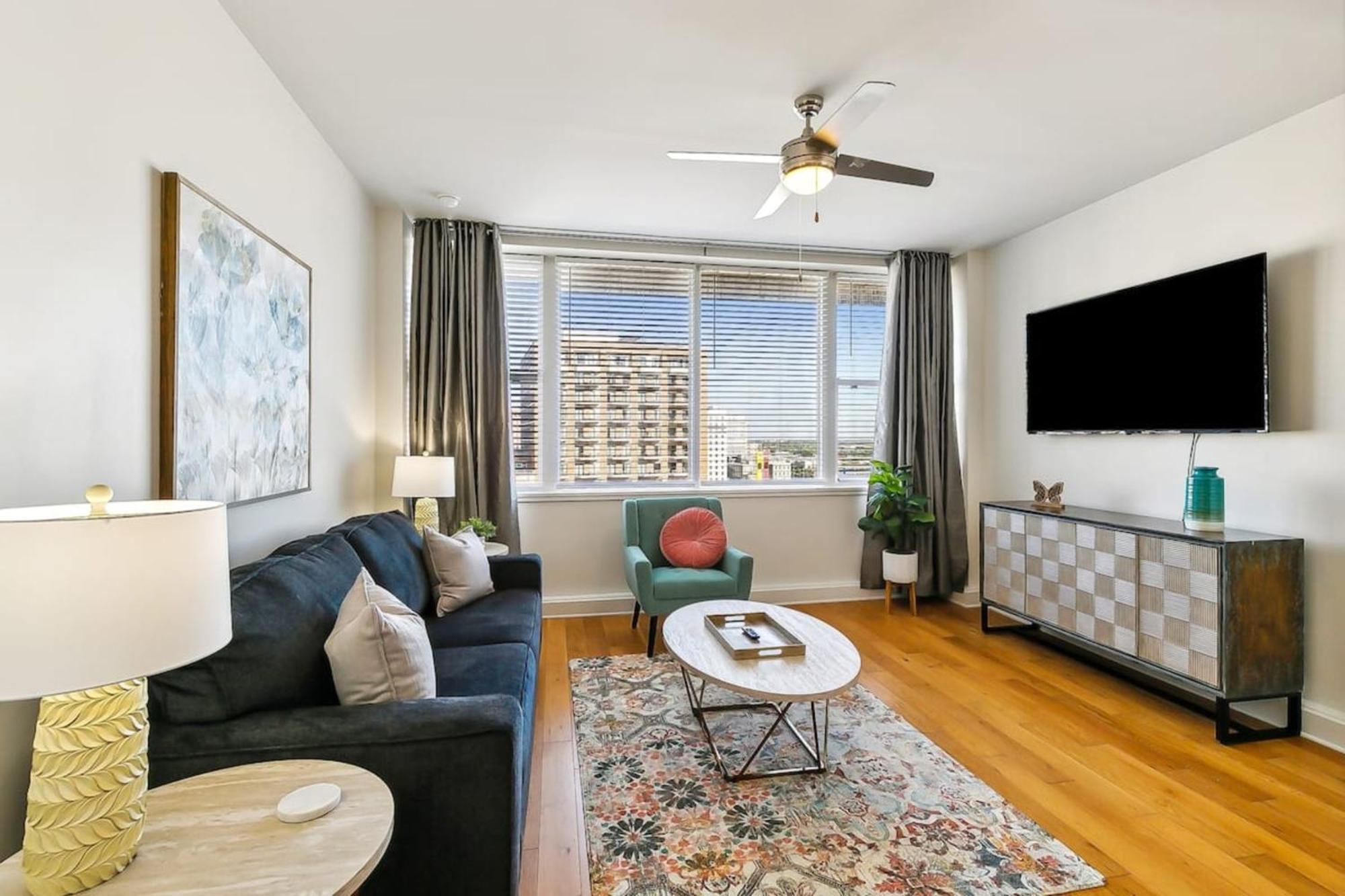 Apartment Delightful Downtown Modern New Orleans